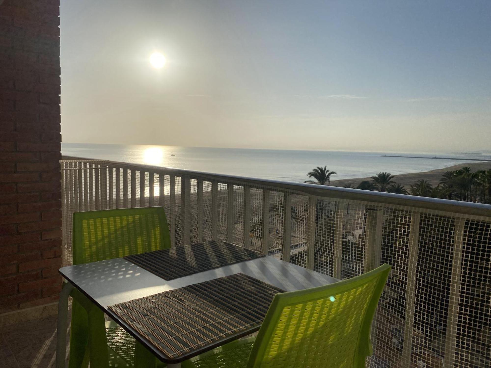 Beachfront And Cozy Apartment Cullera Buitenkant foto